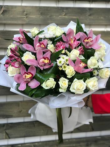 Букет цветов из: Розы и Хризантемы в Юрьеве-Польском
