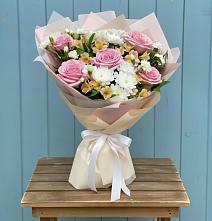 Букет цветов из:  Гвоздики, Орхидеи и Розы #REPLACE_PRED# Юрьеве-Польском