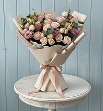 Букет цветов из:  Розы и Лизиантусы в Юрьеве-Польском