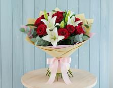 Букет цветов из:  Лилии и Розы в Юрьеве-Польском