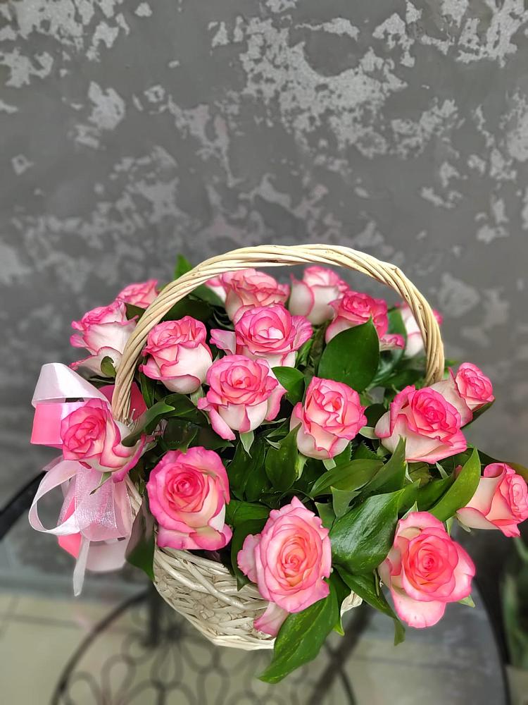 Цветочная композиция из Розы в корзине в Юрьеве-Польском