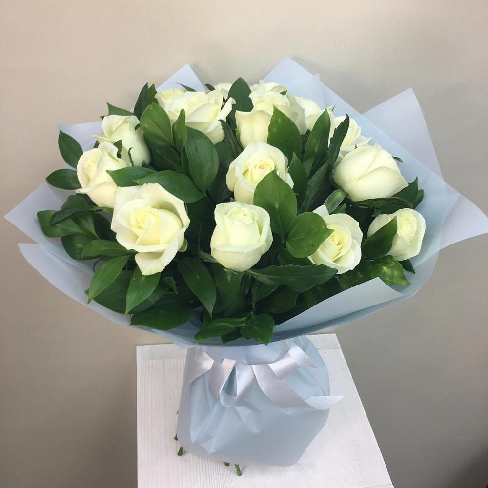 Букет 15 Белых роз Проуд в Юрьеве-Польском