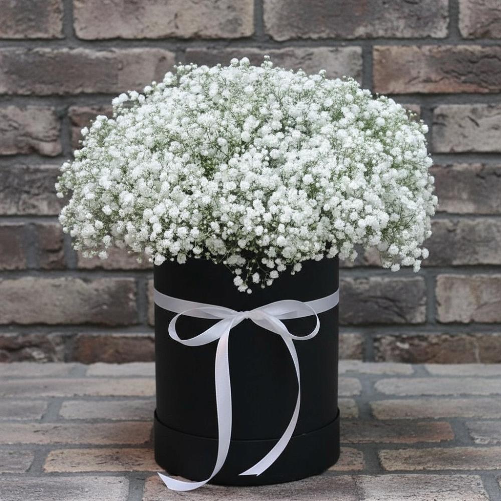 Цветочная композиция из Гипсофила в шляпной коробке в Юрьеве-Польском