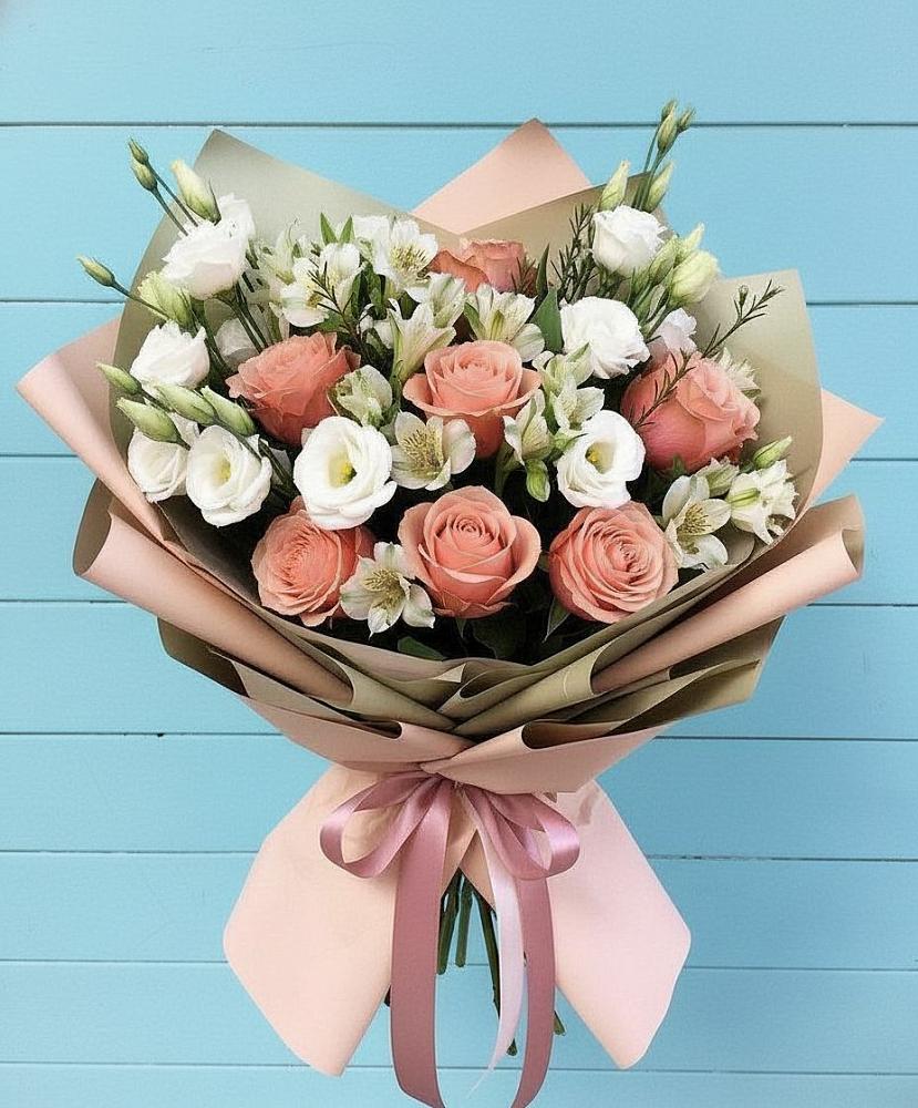 Букет цветов из: Розы, Альстромерии и Лизиантусы в Юрьеве-Польском