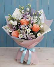 Букет цветов из:  Лизиантусы, Розы, Альстромерии и Гипсофила в Юрьеве-Польском