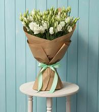 Букет цветов из:  Лизиантусы в Юрьеве-Польском