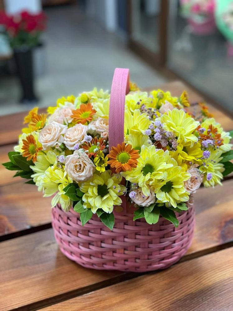 Цветочная композиция из Хризантемы и Розы в корзине в Юрьеве-Польском