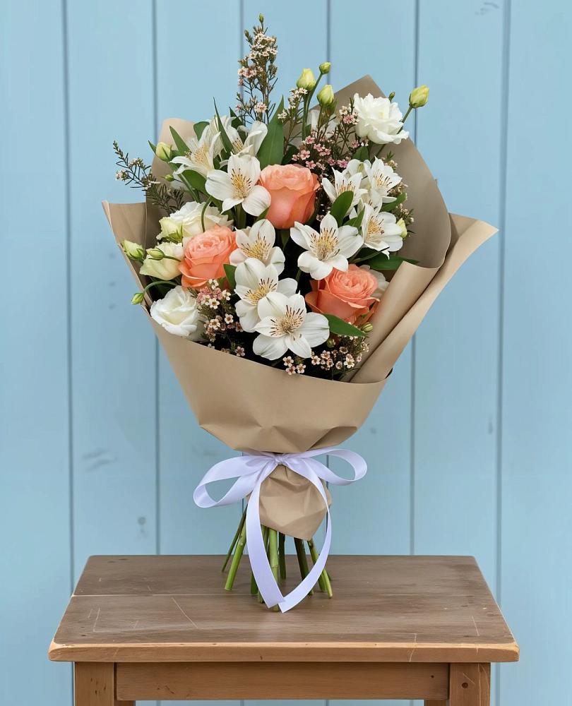 Букет цветов из: Альстромерии, Лизиантусы, Розы и Хризантемы в Юрьеве-Польском